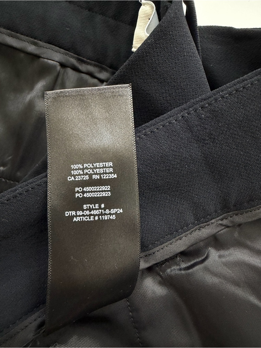 Aritzia The Effortless Pant Flex- Crepette in Black Size 8 Short - Picture 14 of 14